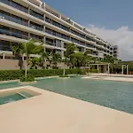 Lujoso con acceso directo a la Playa